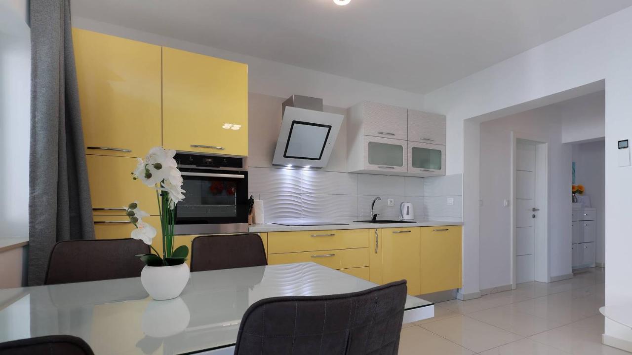 Apartmani "Villa Barbara" Novalja Exterior foto