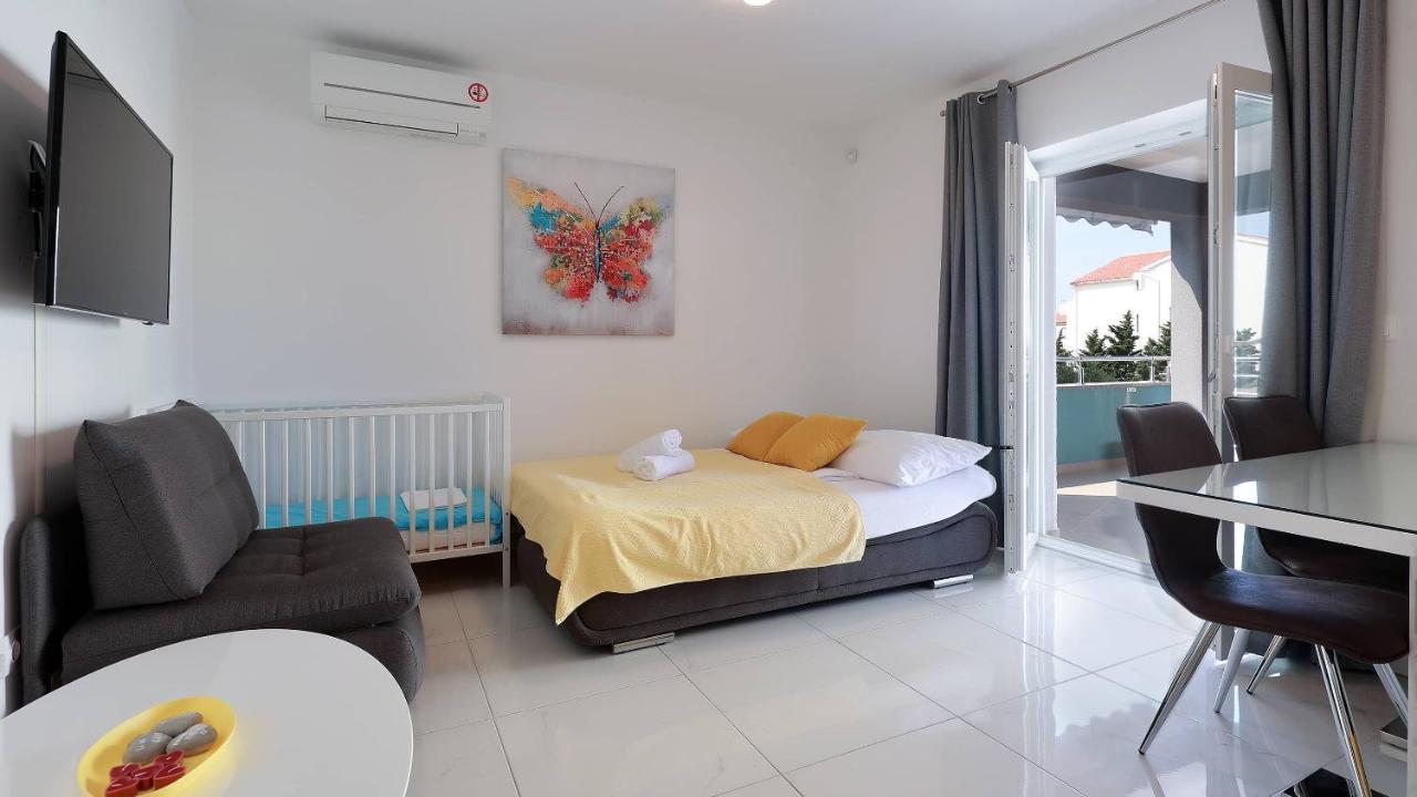 Apartmani "Villa Barbara" Novalja Exterior foto