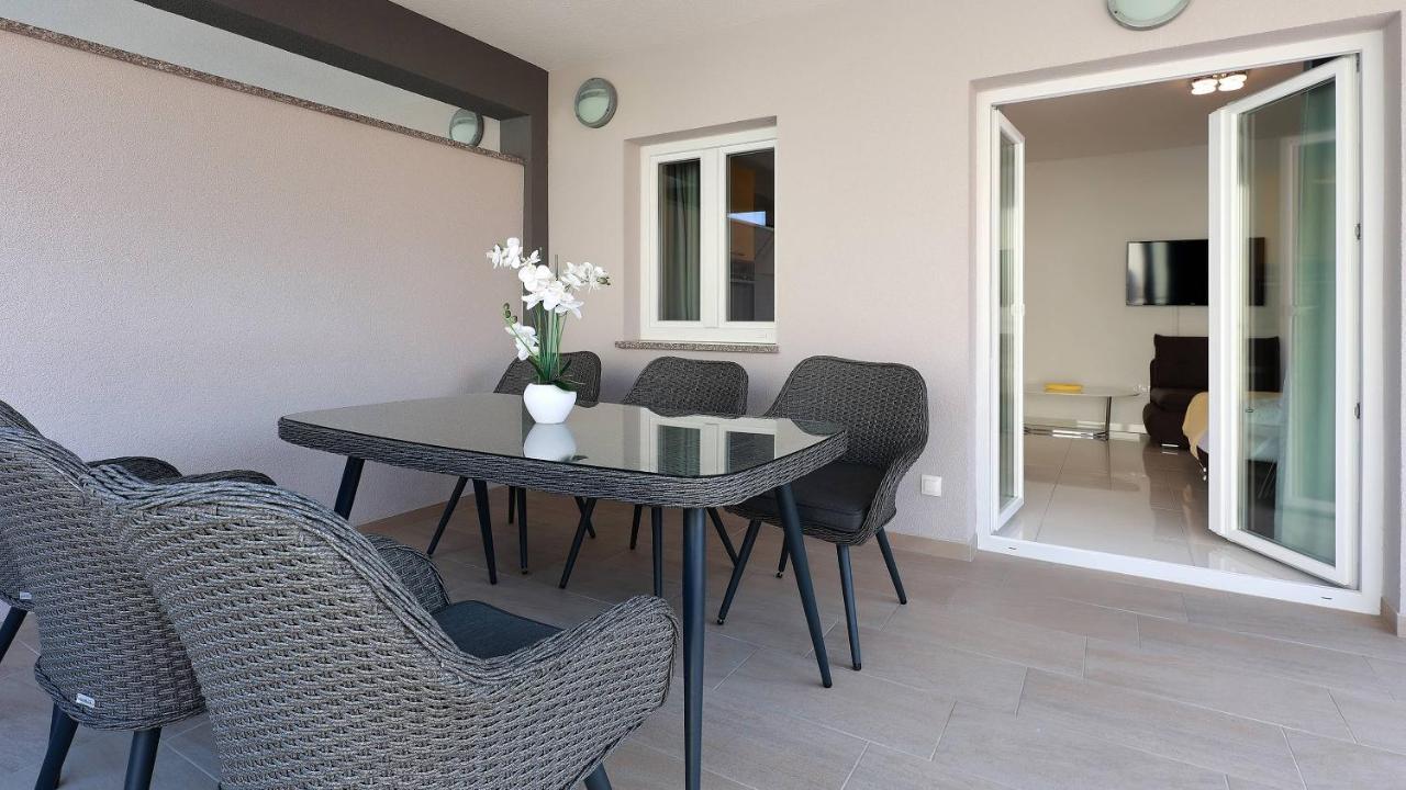 Apartmani "Villa Barbara" Novalja Exterior foto